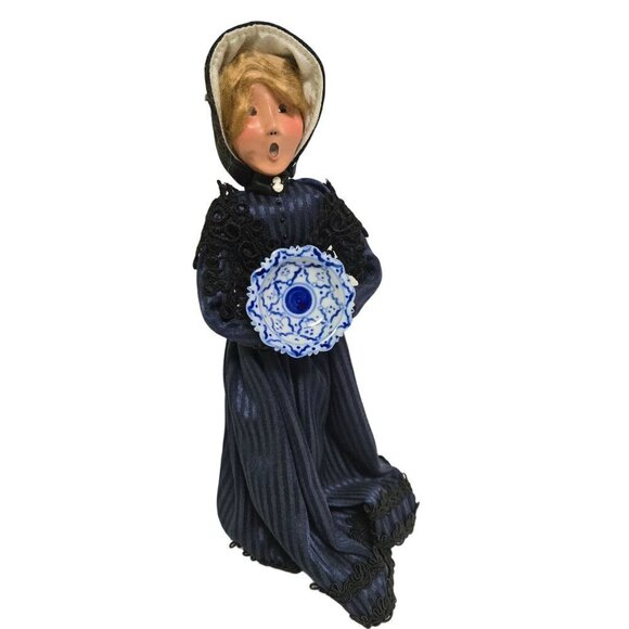 Byers' Choice Ltd. The Carolers 2000 Ocean Traders Wife With Bowl - Picture 1 of 6